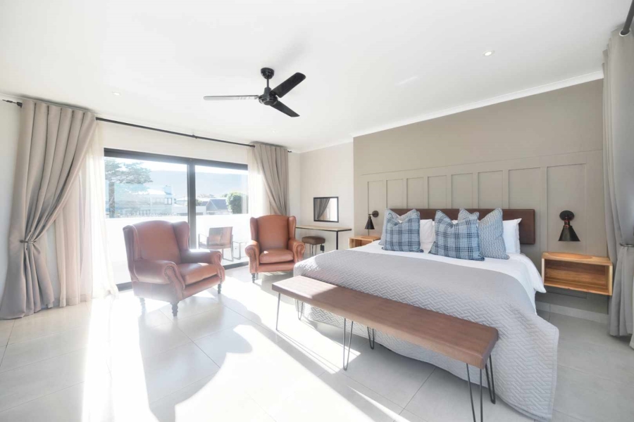 9 Bedroom Property for Sale in Westcliff Western Cape